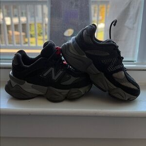 New Balance toddler 9060 Shoes, size 6